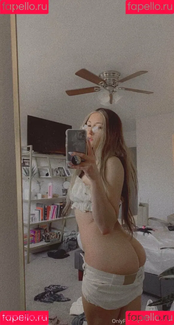 freshmenashley / heyitsmenashly Onlyfans Photo Gallery 
