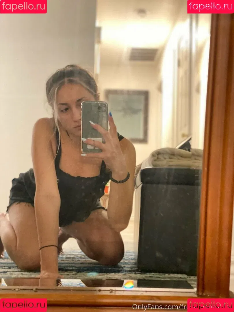 freshmenashley / heyitsmenashly Onlyfans Photo Gallery 
