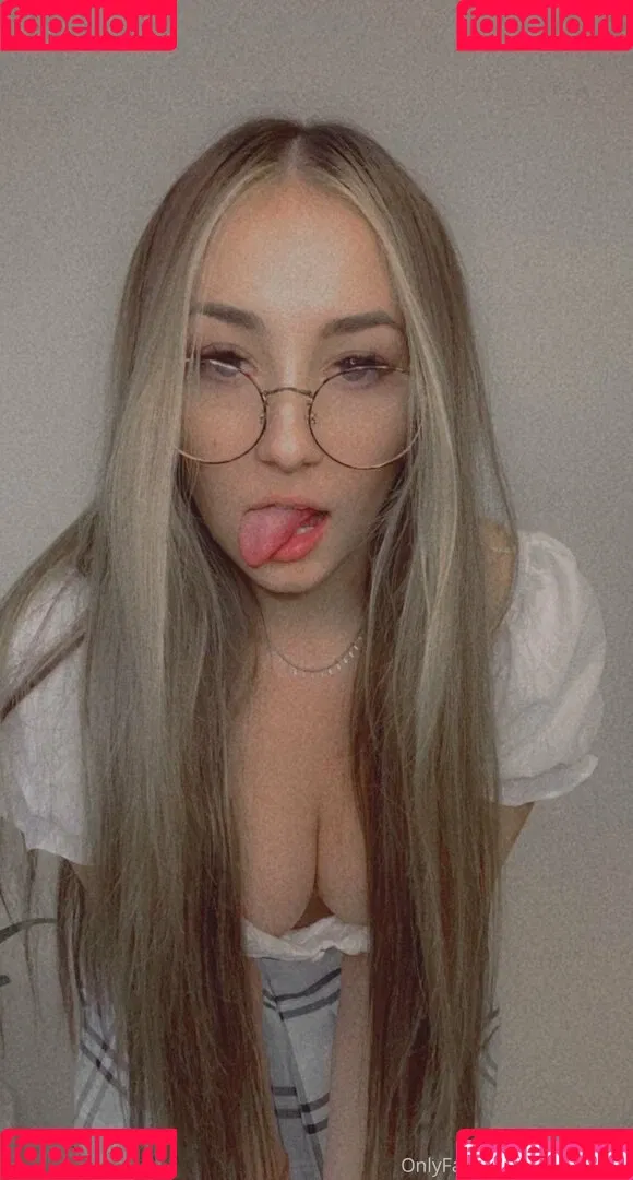 freshmenashley / heyitsmenashly Onlyfans Photo Gallery 