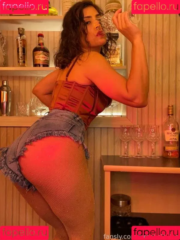 Irma La Dulce / IrmaLaDulce / https: / irma_la_dulce_asmr Onlyfans Photo Gallery 