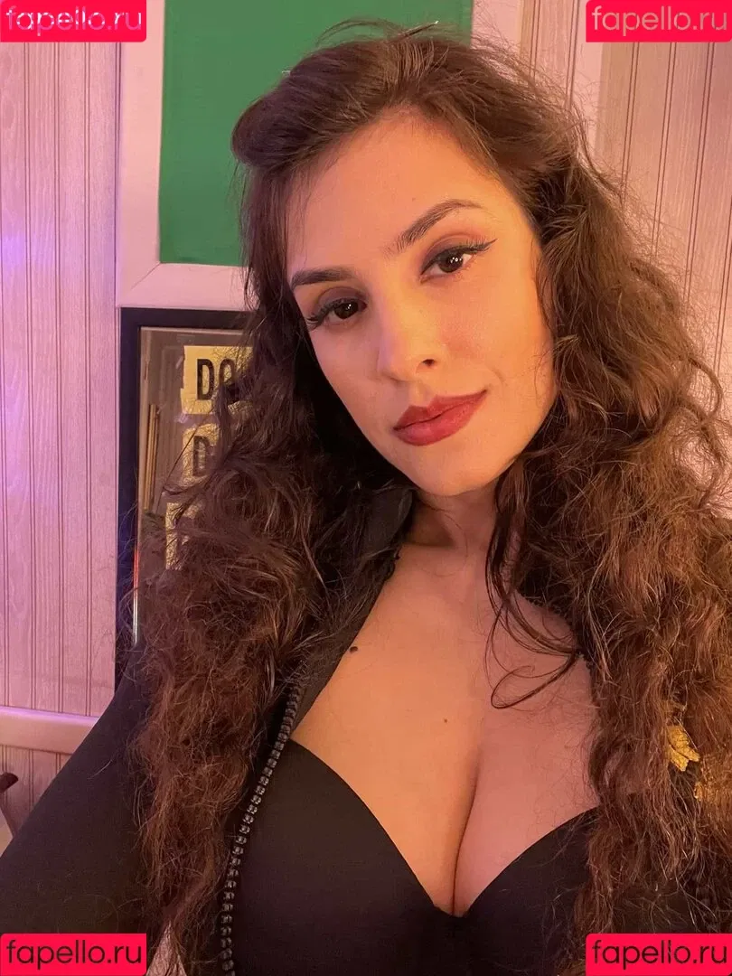 Irma La Dulce / IrmaLaDulce / https: / irma_la_dulce_asmr Onlyfans Photo Gallery 