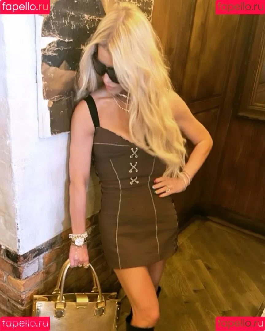 52529184 / Jessica Simpson / JessicaSimpson Onlyfans Photo Gallery 