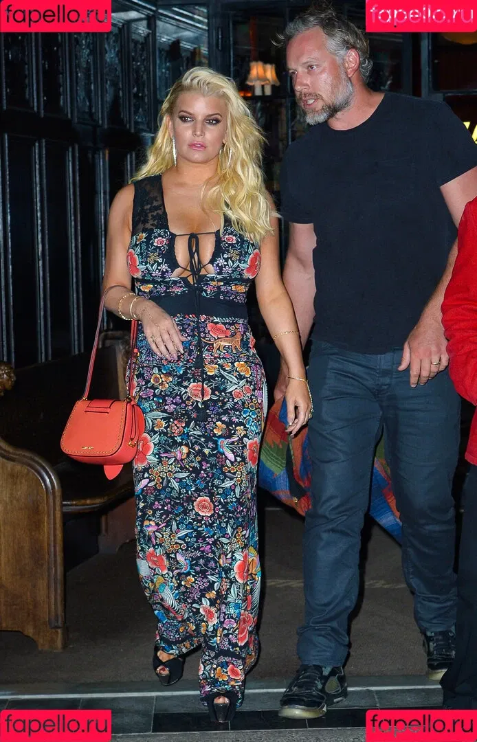52529184 / Jessica Simpson / JessicaSimpson Onlyfans Photo Gallery 