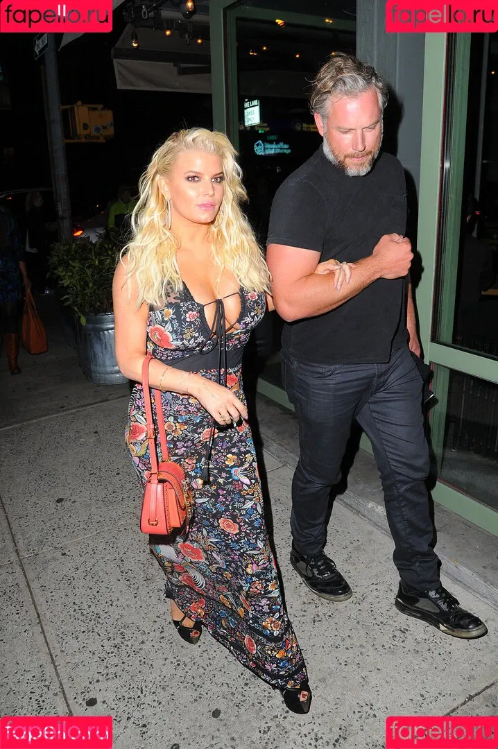 52529184 / Jessica Simpson / JessicaSimpson Onlyfans Photo Gallery 