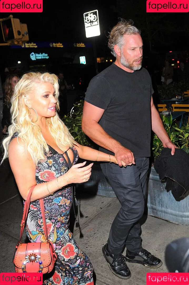 52529184 / Jessica Simpson / JessicaSimpson Onlyfans Photo Gallery 