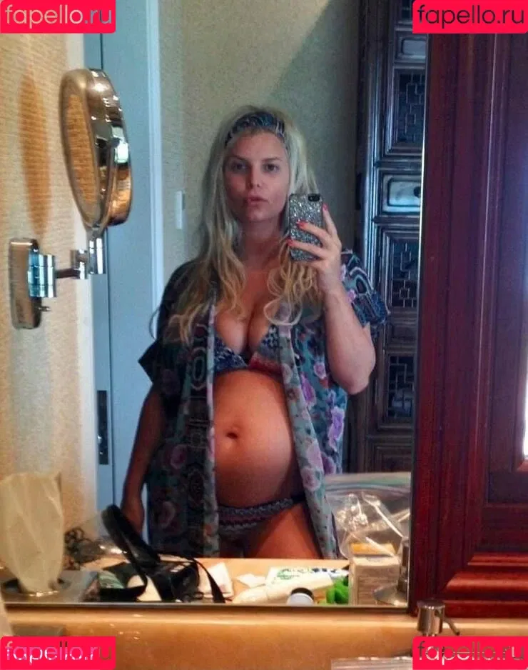 52529184 / Jessica Simpson / JessicaSimpson Onlyfans Photo Gallery 