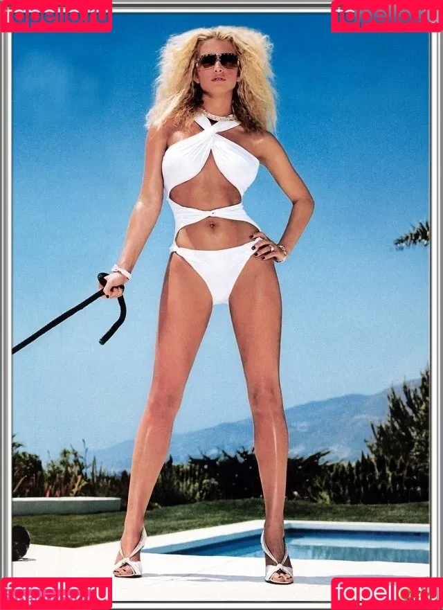 52529184 / Jessica Simpson / JessicaSimpson Onlyfans Photo Gallery 