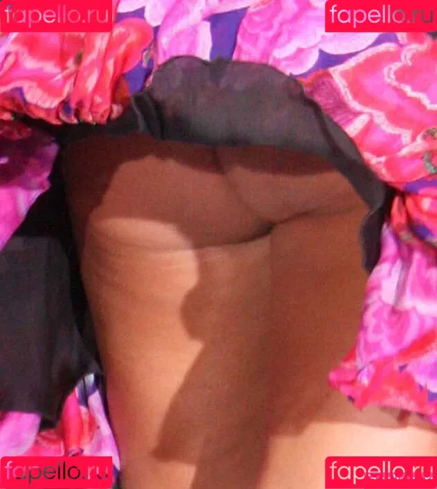 52529184 / Jessica Simpson / JessicaSimpson Onlyfans Photo Gallery 