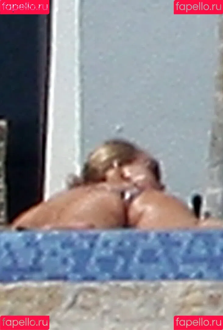 52529184 / Jessica Simpson / JessicaSimpson Onlyfans Photo Gallery 