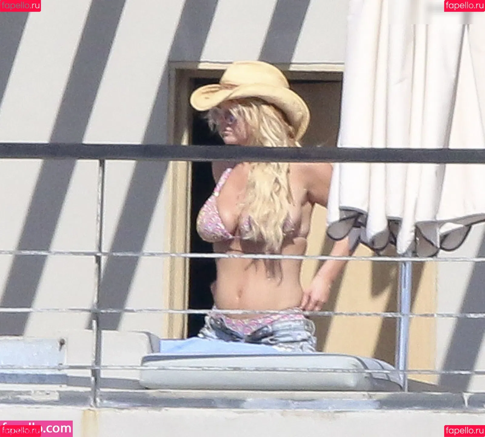 52529184 / Jessica Simpson / JessicaSimpson Onlyfans Photo Gallery 