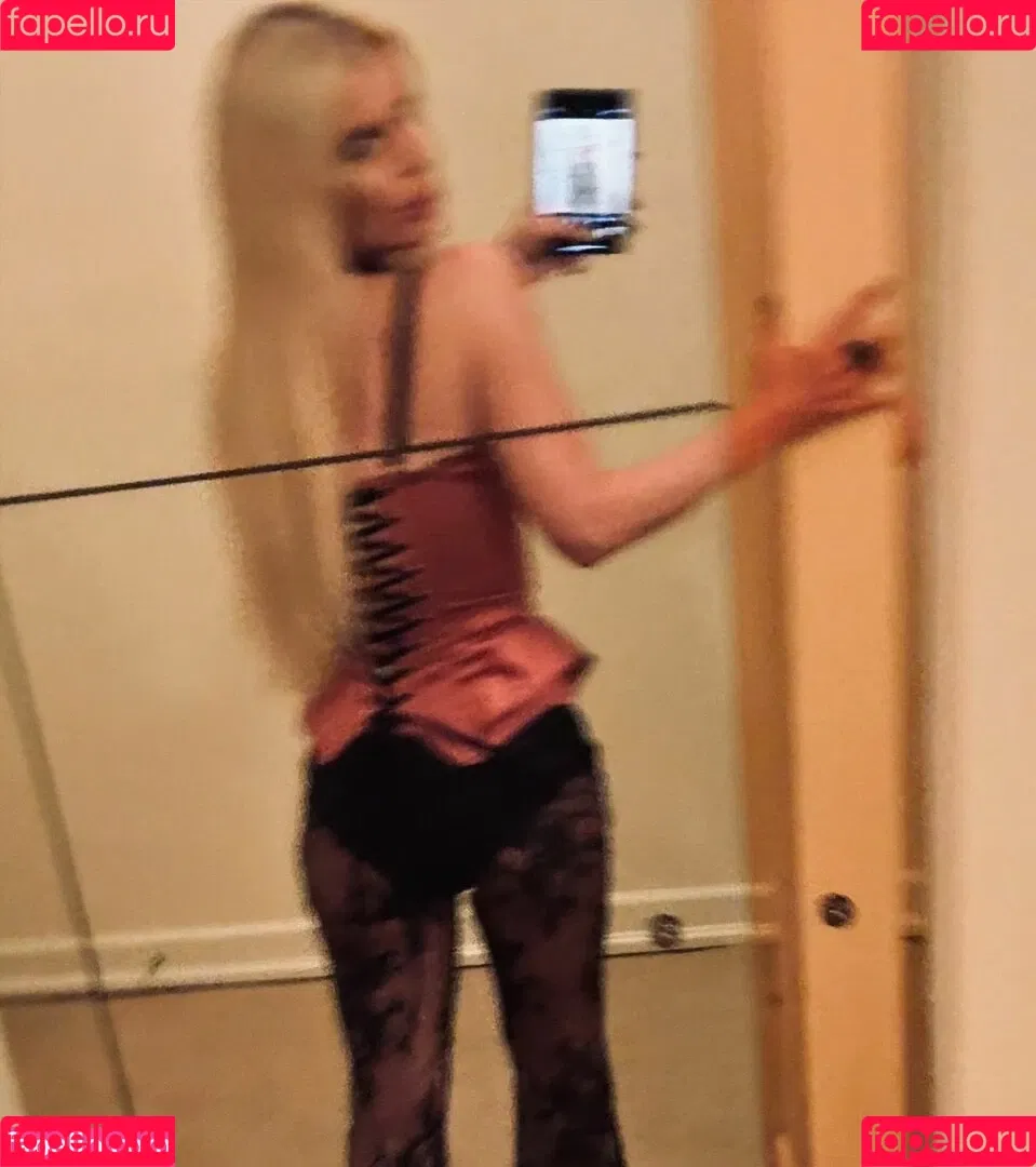 52529184 / Jessica Simpson / JessicaSimpson Onlyfans Photo Gallery 