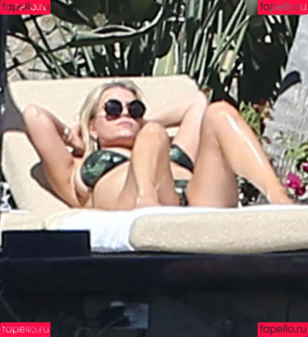 52529184 / Jessica Simpson / JessicaSimpson Onlyfans Photo Gallery 
