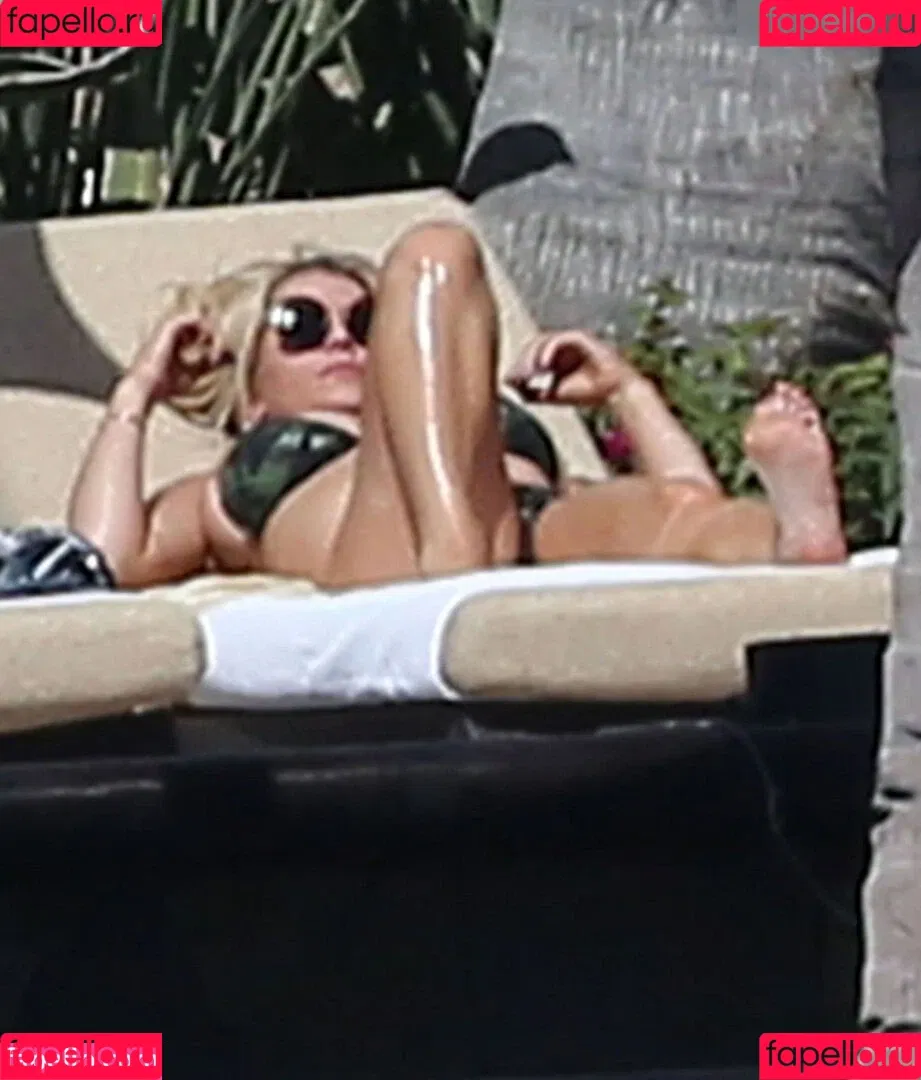52529184 / Jessica Simpson / JessicaSimpson Onlyfans Photo Gallery 