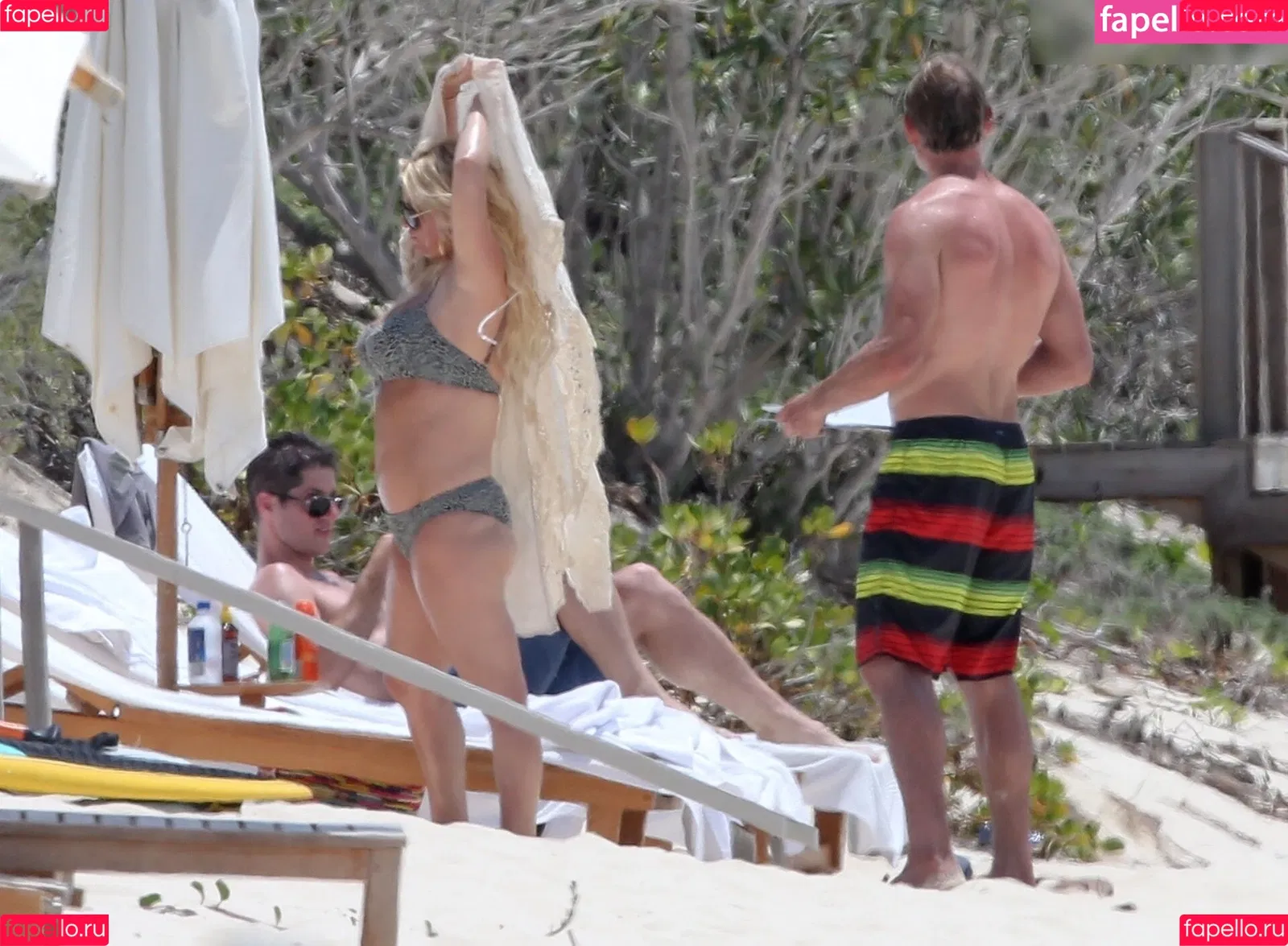 52529184 / Jessica Simpson / JessicaSimpson Onlyfans Photo Gallery 