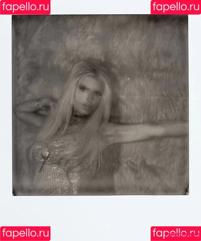 52529184 / Jessica Simpson / JessicaSimpson Onlyfans Photo Gallery 