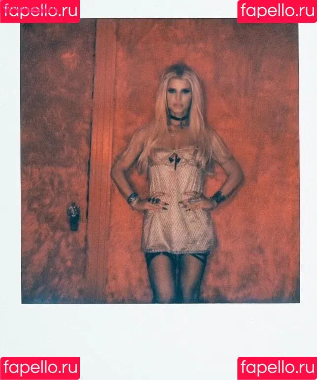 52529184 / Jessica Simpson / JessicaSimpson Onlyfans Photo Gallery 