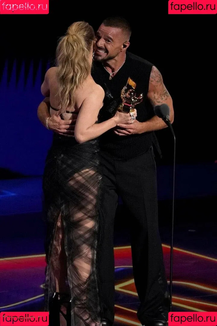 52529184 / Jessica Simpson / JessicaSimpson Onlyfans Photo Gallery 