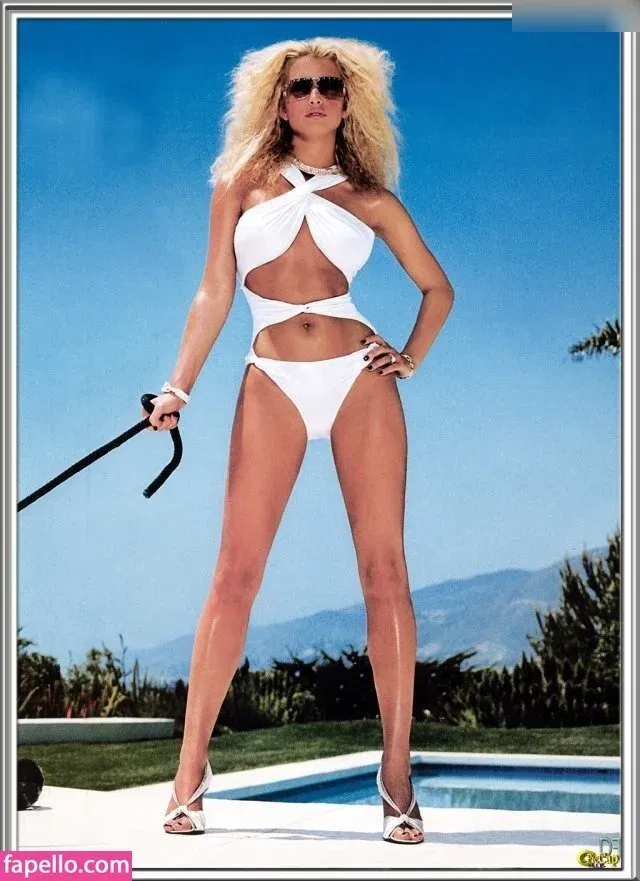 52529184 / Jessica Simpson / JessicaSimpson Onlyfans Photo Gallery 