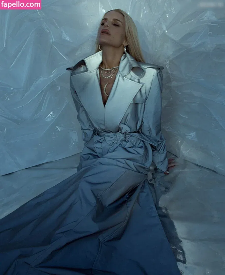 52529184 / Jessica Simpson / JessicaSimpson Onlyfans Photo Gallery 