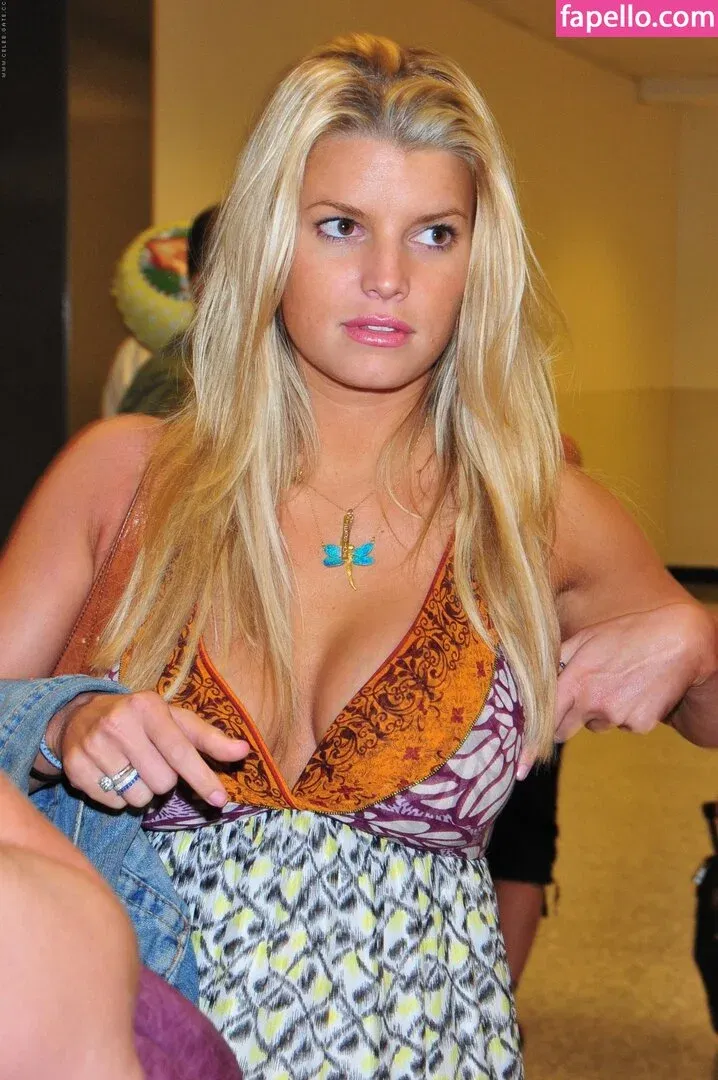 52529184 / Jessica Simpson / JessicaSimpson Onlyfans Photo Gallery 