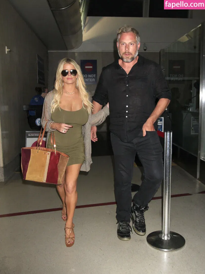 52529184 / Jessica Simpson / JessicaSimpson Onlyfans Photo Gallery 