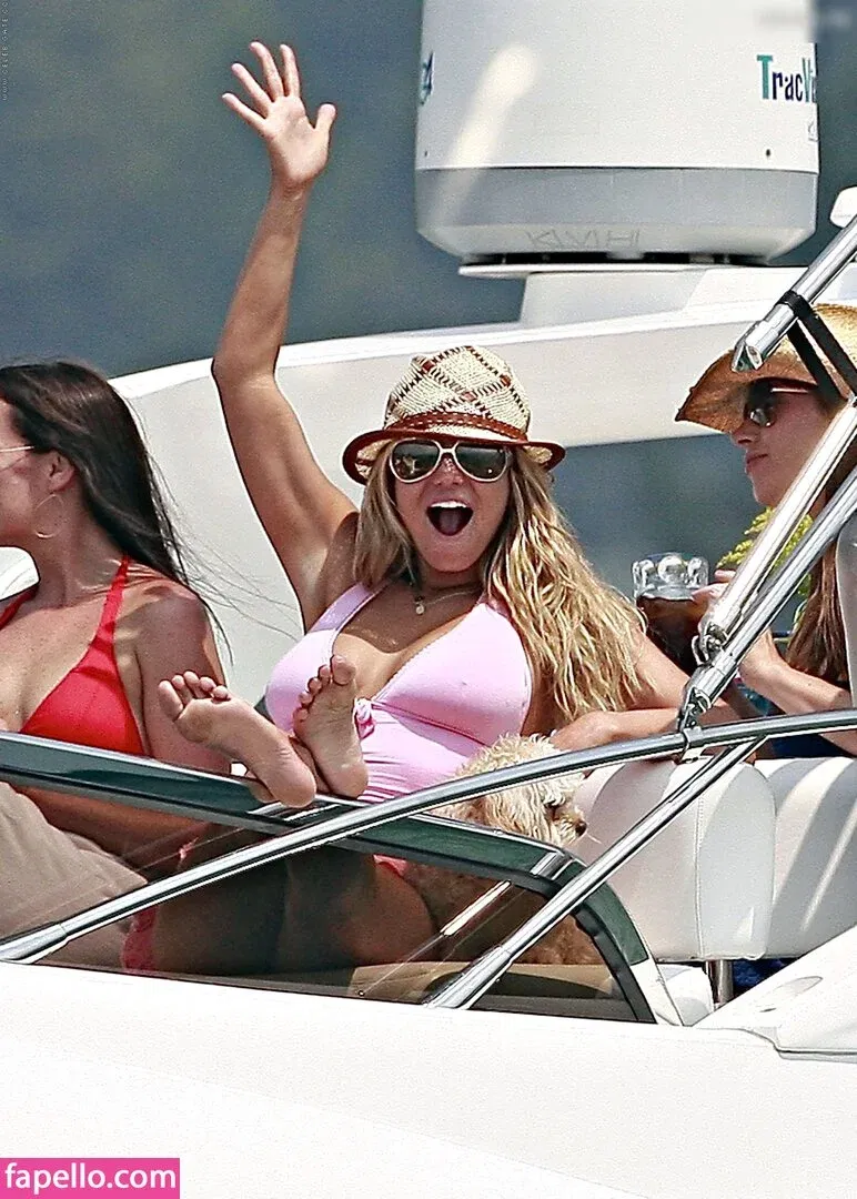 52529184 / Jessica Simpson / JessicaSimpson Onlyfans Photo Gallery 