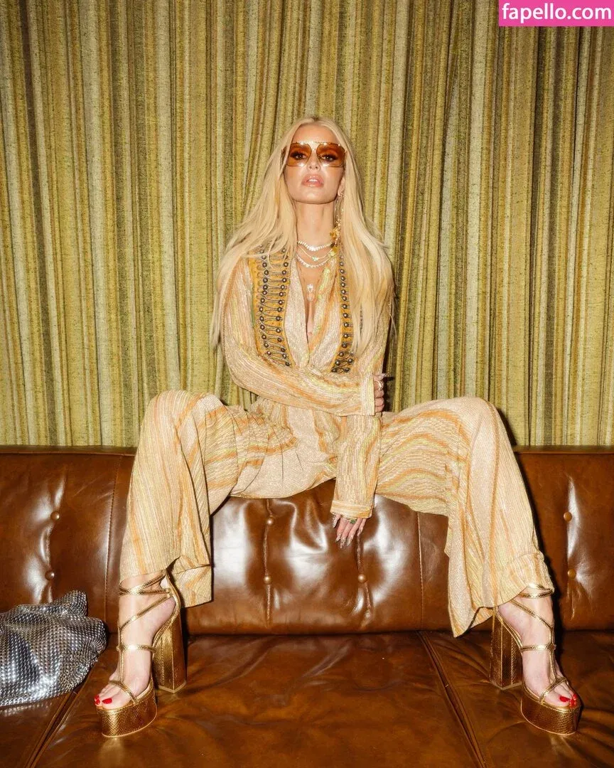 52529184 / Jessica Simpson / JessicaSimpson Onlyfans Photo Gallery 