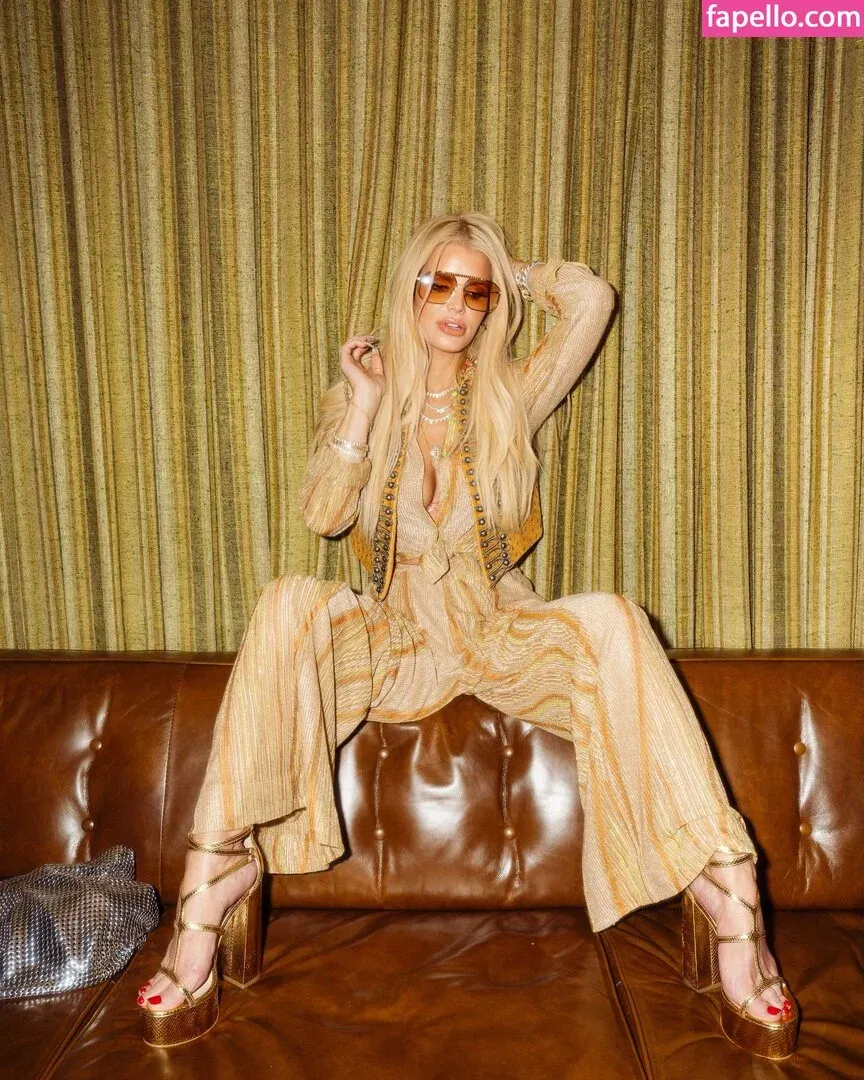 52529184 / Jessica Simpson / JessicaSimpson Onlyfans Photo Gallery 