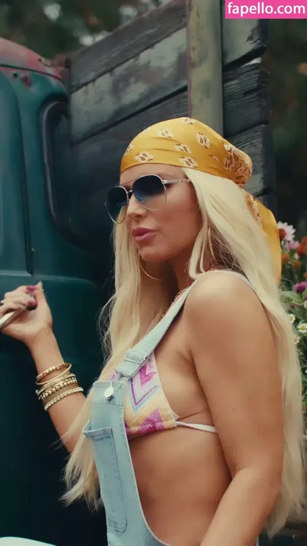52529184 / Jessica Simpson / JessicaSimpson Onlyfans Photo Gallery 