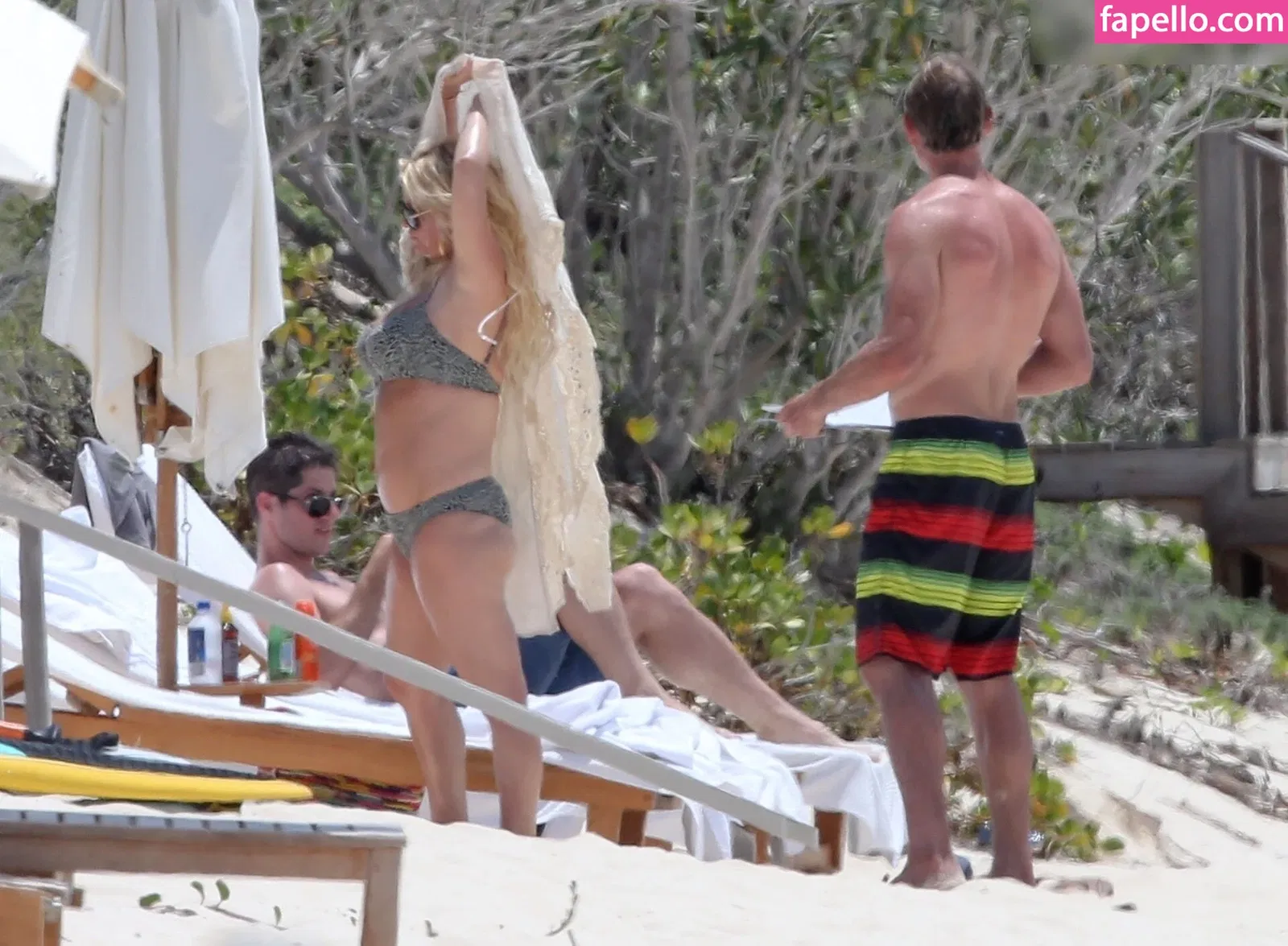 52529184 / Jessica Simpson / JessicaSimpson Onlyfans Photo Gallery 