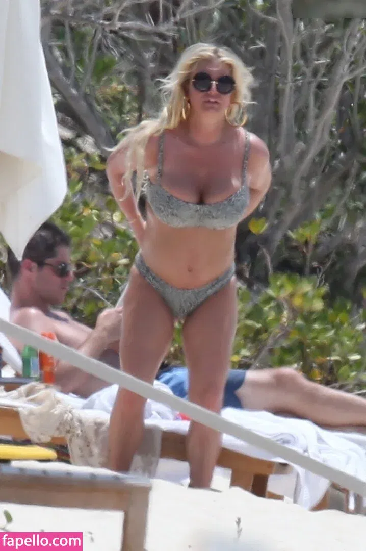 52529184 / Jessica Simpson / JessicaSimpson Onlyfans Photo Gallery 
