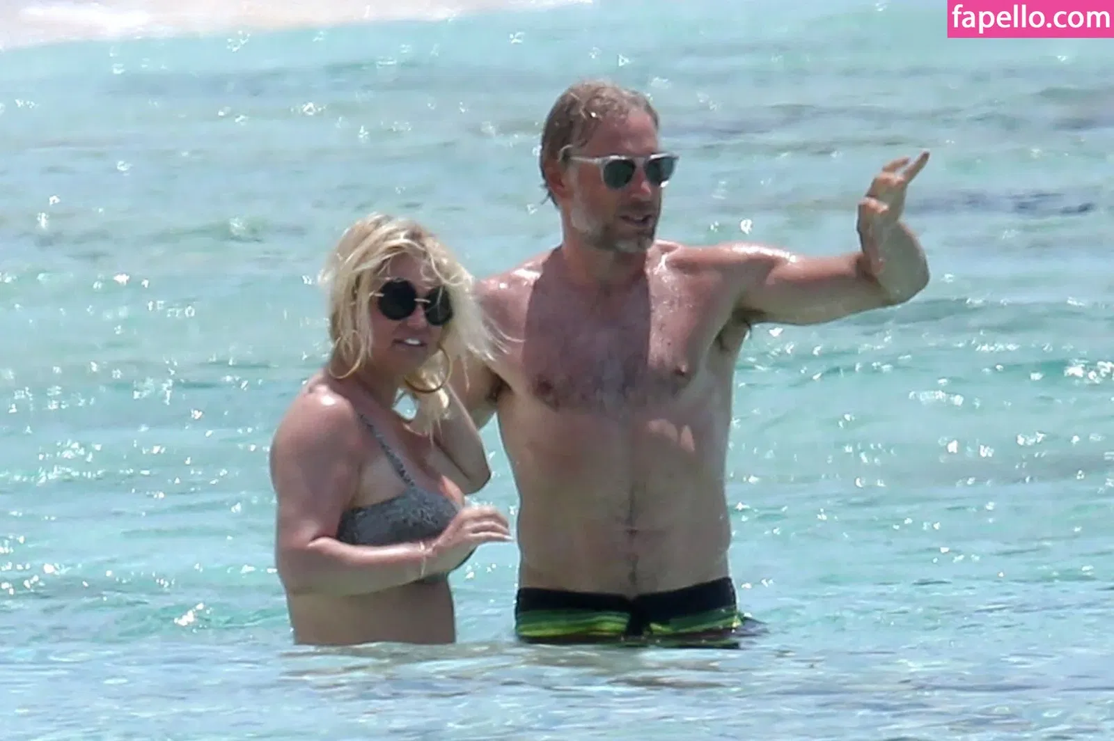 52529184 / Jessica Simpson / JessicaSimpson Onlyfans Photo Gallery 