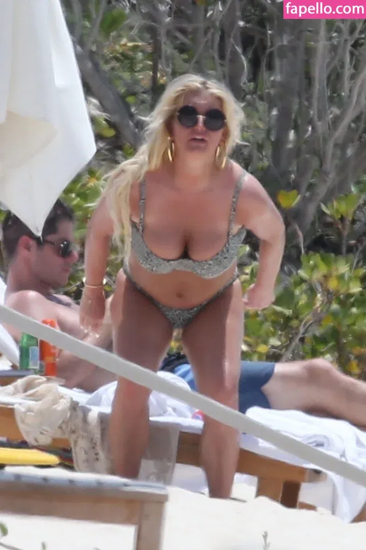 52529184 / Jessica Simpson / JessicaSimpson Onlyfans Photo Gallery 