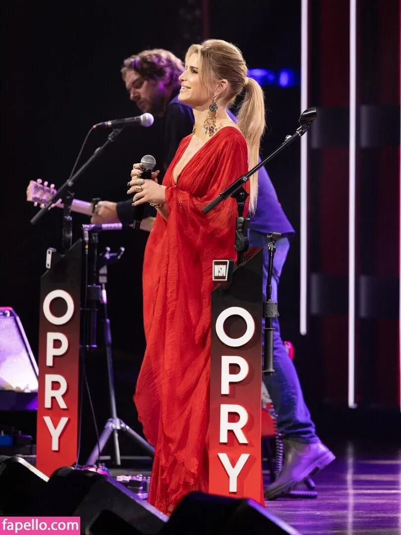 52529184 / Jessica Simpson / JessicaSimpson Onlyfans Photo Gallery 