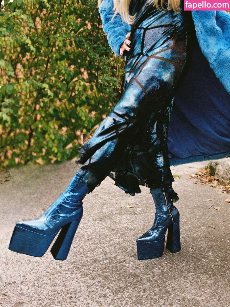 52529184 / Jessica Simpson / JessicaSimpson Onlyfans Photo Gallery 