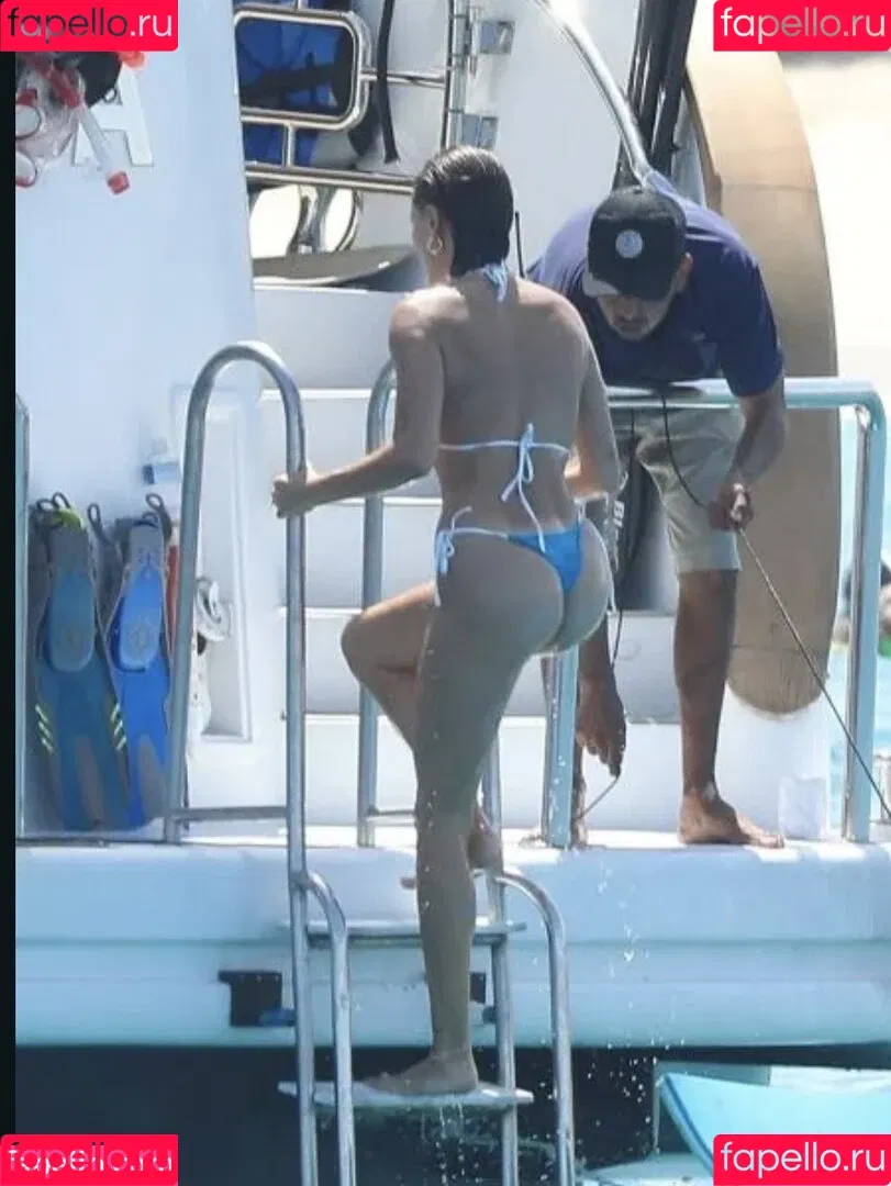 Hailey Bieber / baldwin / haileybieber Onlyfans Photo Gallery 