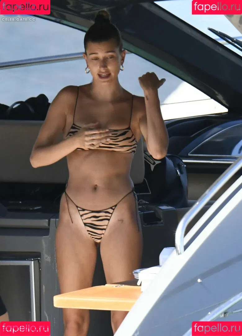 Hailey Bieber / baldwin / haileybieber Onlyfans Photo Gallery 