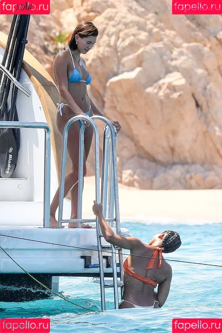 Hailey Bieber / baldwin / haileybieber Onlyfans Photo Gallery 