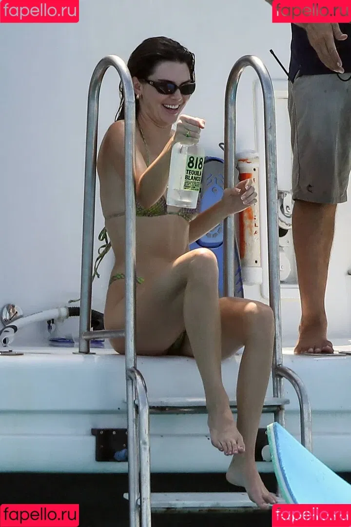 Hailey Bieber / baldwin / haileybieber Onlyfans Photo Gallery 
