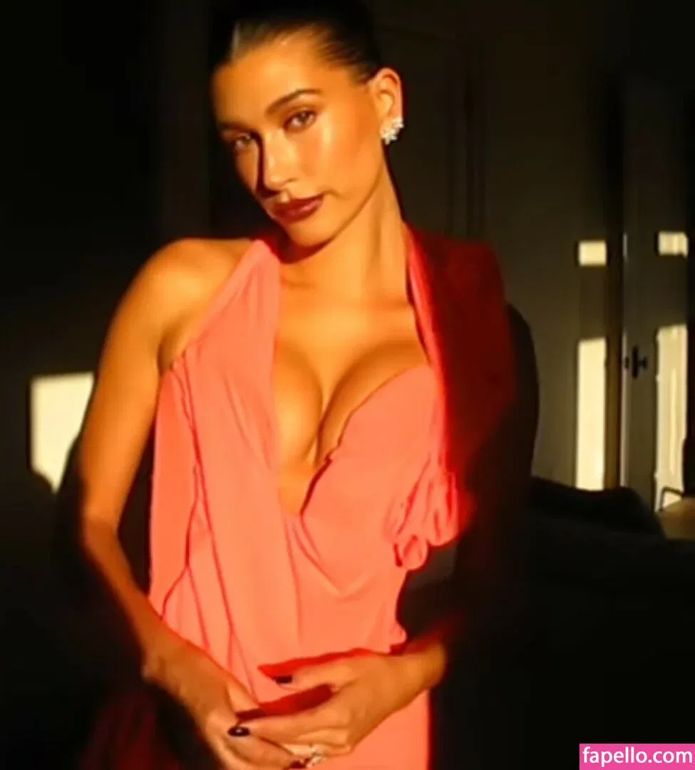 Hailey Bieber / baldwin / haileybieber Onlyfans Photo Gallery 
