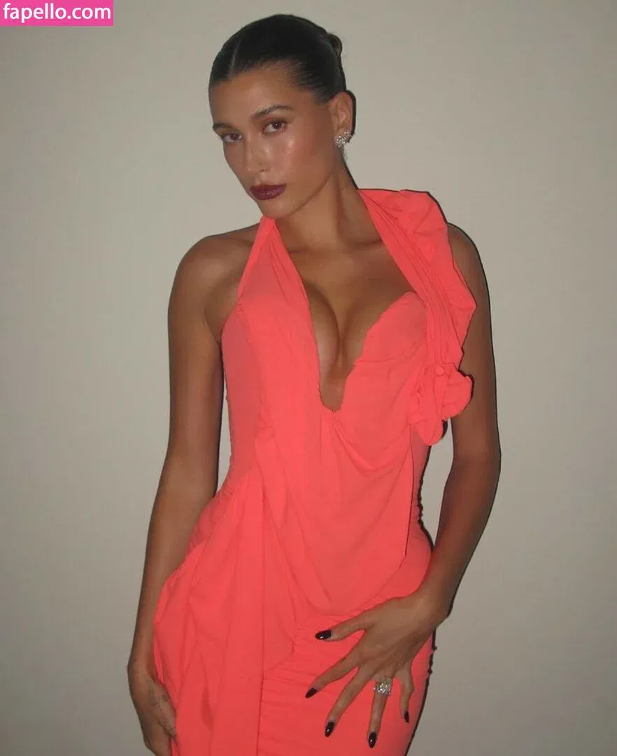 Hailey Bieber / baldwin / haileybieber Onlyfans Photo Gallery 