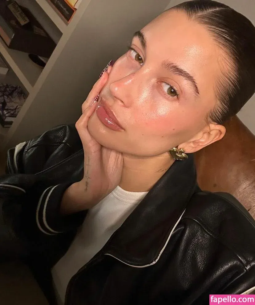 Hailey Bieber / baldwin / haileybieber Onlyfans Photo Gallery 