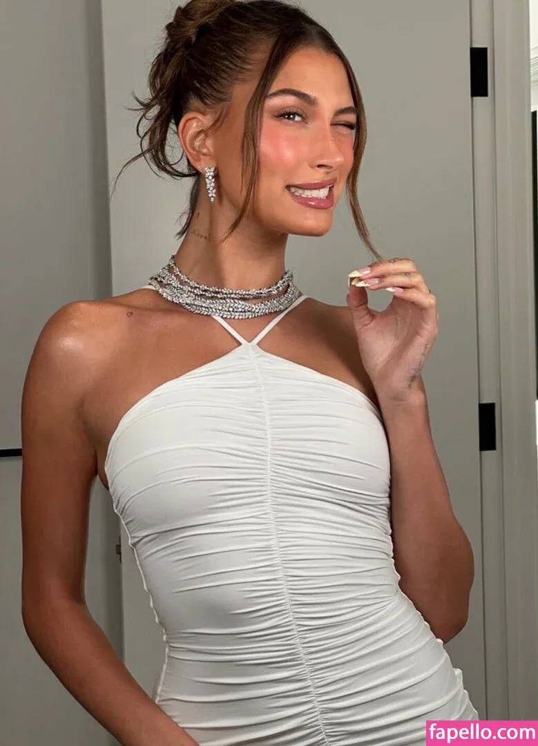 Hailey Bieber / baldwin / haileybieber Onlyfans Photo Gallery 