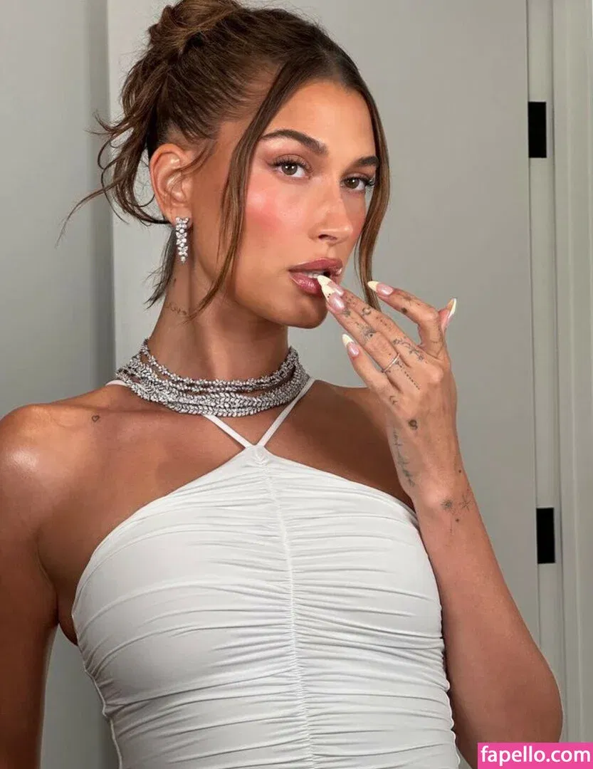 Hailey Bieber / baldwin / haileybieber Onlyfans Photo Gallery 
