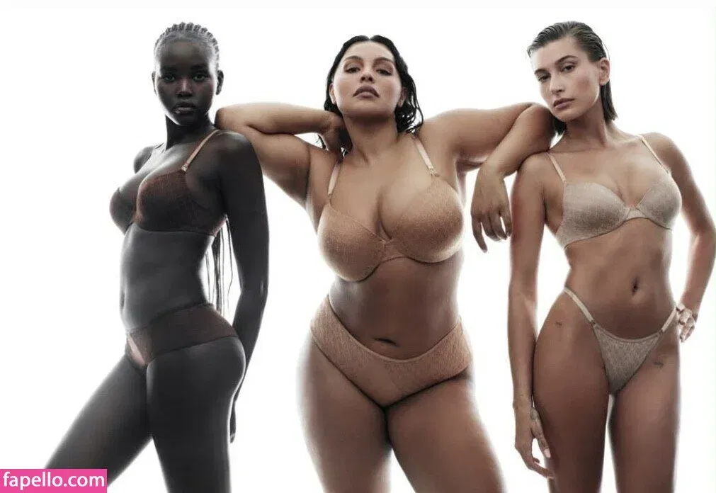 Hailey Bieber / baldwin / haileybieber Onlyfans Photo Gallery 