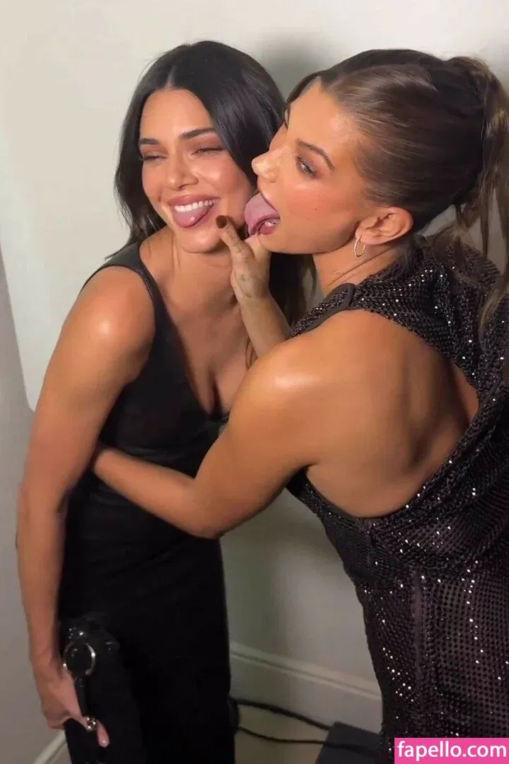 Hailey Bieber / baldwin / haileybieber Onlyfans Photo Gallery 