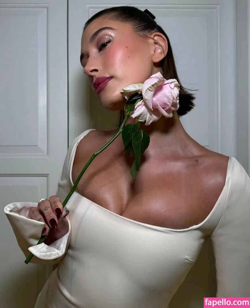Hailey Bieber / baldwin / haileybieber Onlyfans Photo Gallery 