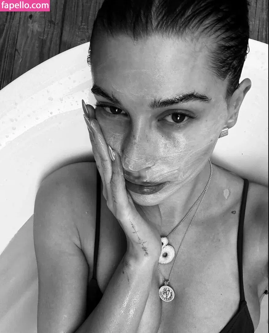 Hailey Bieber / baldwin / haileybieber Onlyfans Photo Gallery 