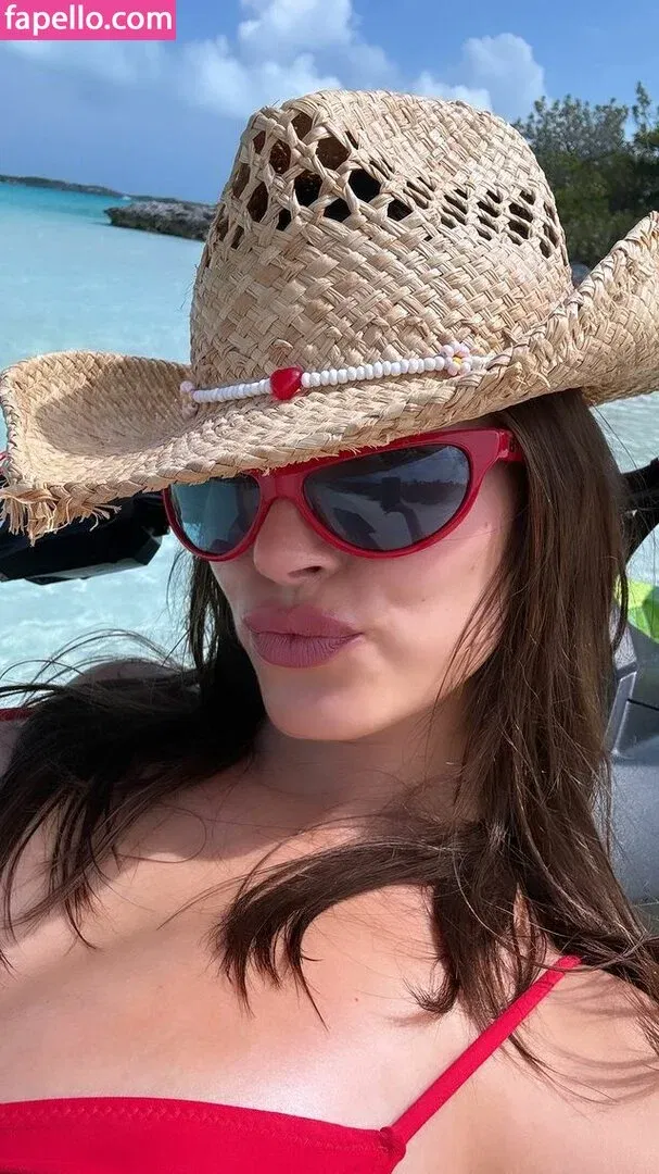 Hailey Bieber / baldwin / haileybieber Onlyfans Photo Gallery 