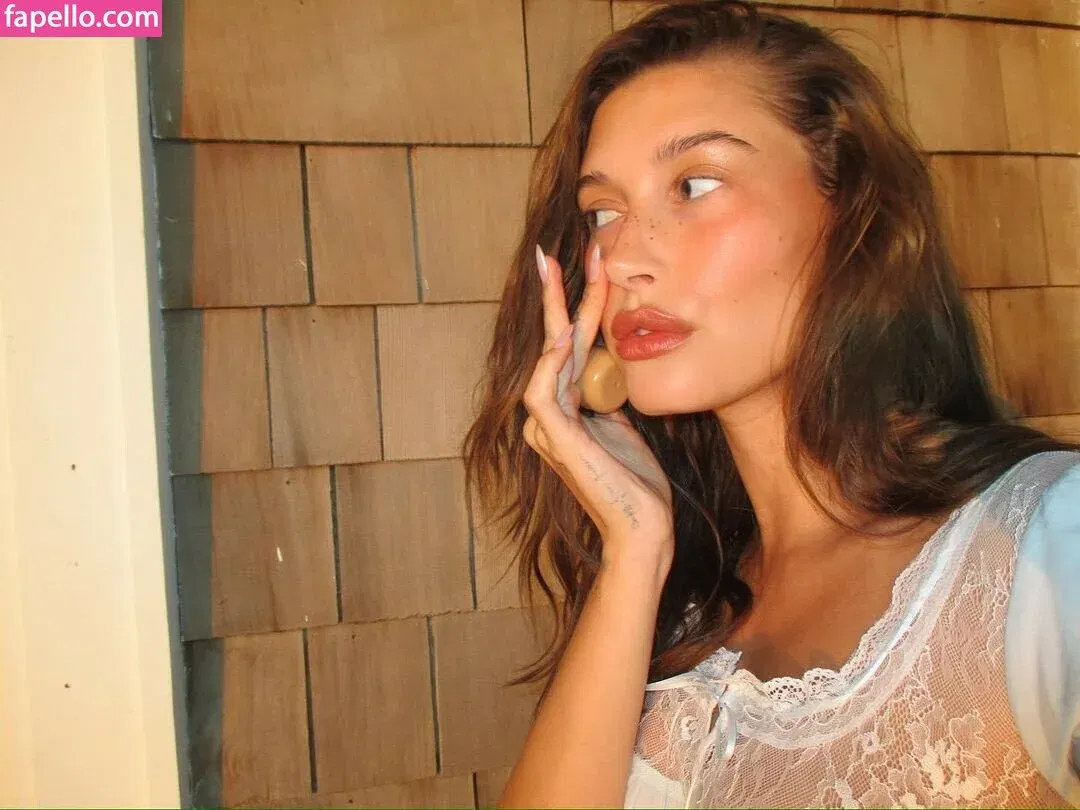 Hailey Bieber / baldwin / haileybieber Onlyfans Photo Gallery 